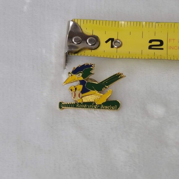 Cooperstown Dreams Park Baseball Trading Pin Roadrunner 2004 Green Blue - Picture 5 of 5